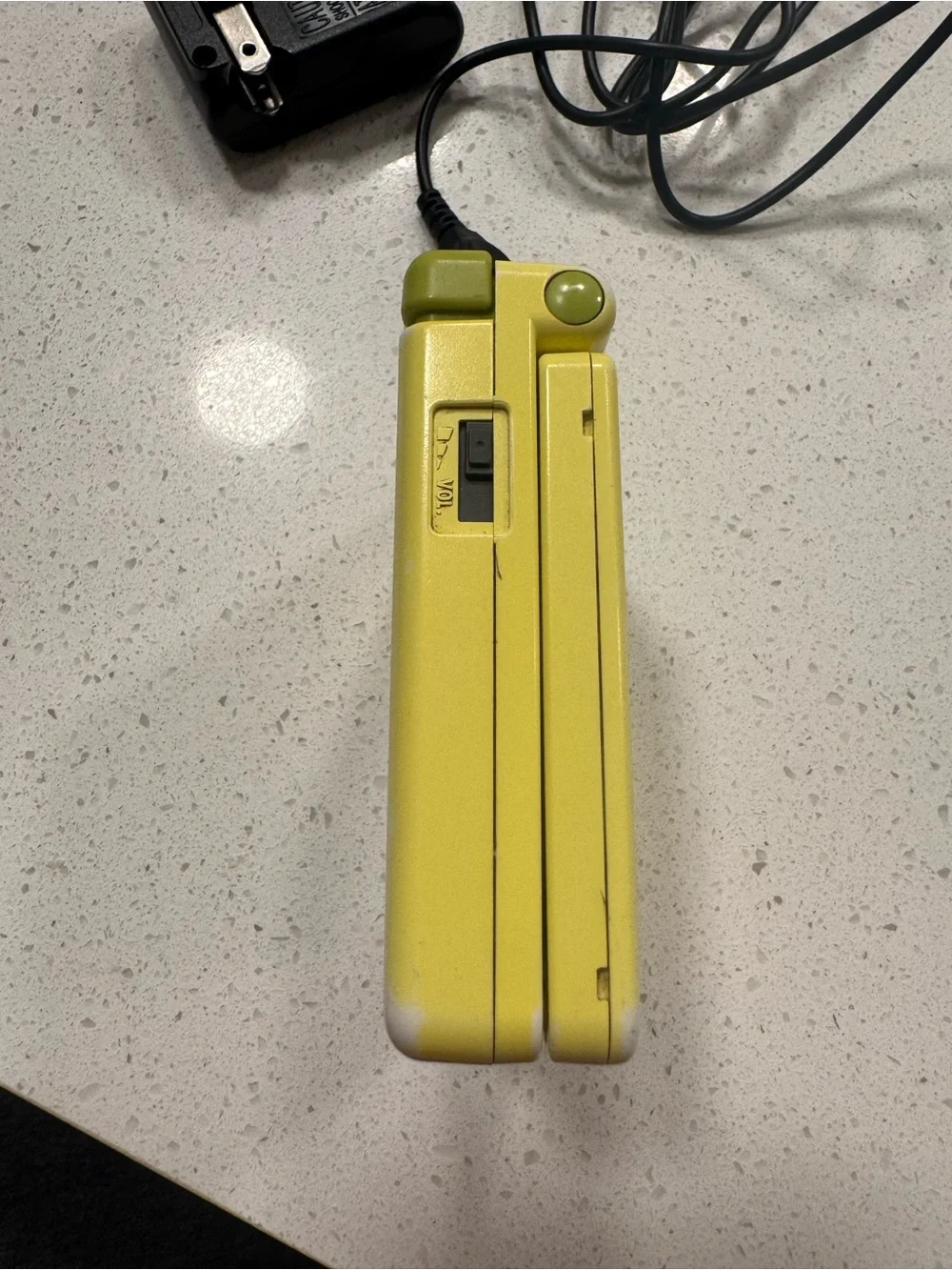 Nintendo SpongeBob Limited-Edition Game Boy Advance SP - Yellow *make an offer*